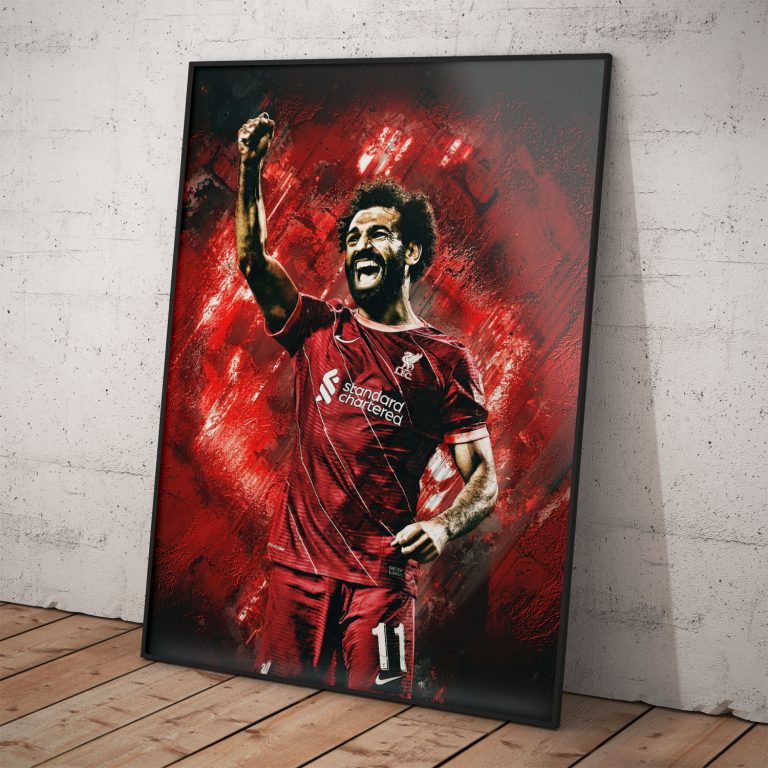 Plagát Mohamed Salah s oslavou víťazstva, tlačený na kvalitnom pololesklom papieri s perleťovým efektom.