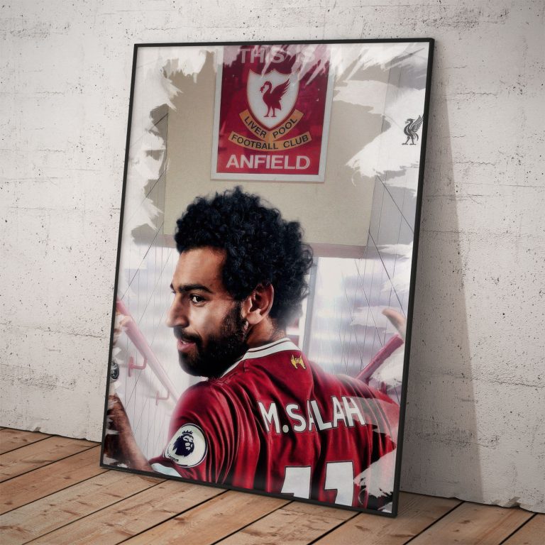 Mohamed Salah na kvalitnom plagáte v štýle Liverpool FC. Perfektný doplnok pre fanúšikov futbalu.
