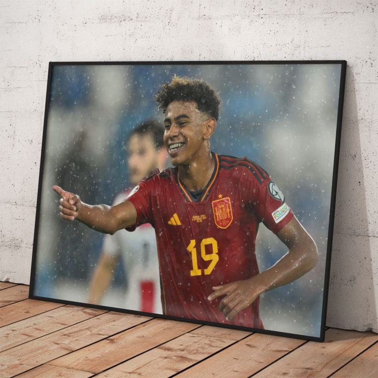 Plagát futbalového hráča Lamine Yamal na kvalitnom pololesklom papieri.