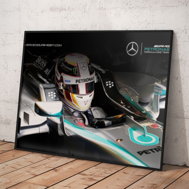 Nico Rosberg v kokpite Mercedes AMG na kvalitnom pololesklom papieri