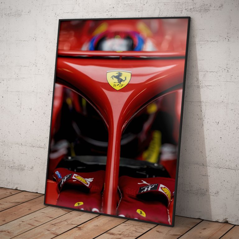 Scuderia Ferrari 2025 Formula 1 poster s Talianskym dizajnom, kvalitný pololesklý papier, dostupné rámovanie.