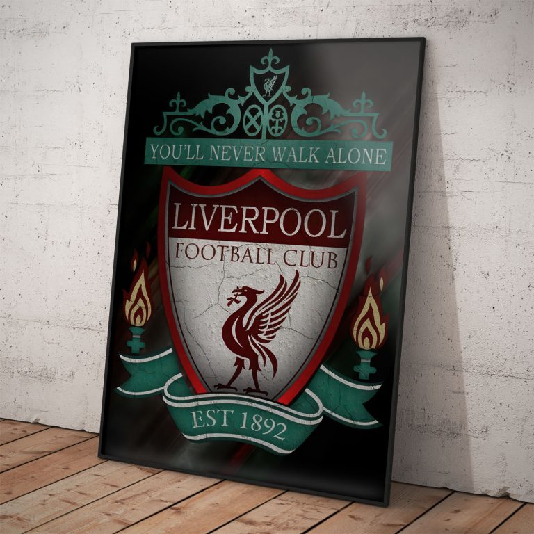 Liverpool FC plagát s logom na tmavom pozadí - ideálny darček pre fanúšikov futbalu.