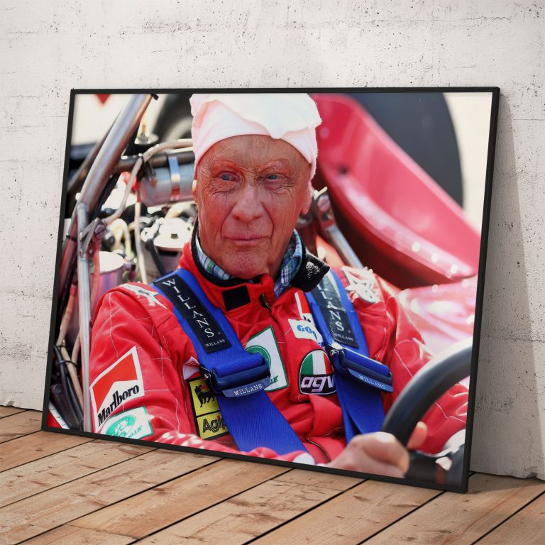 Plagát Niki Lauda, legendárny jazdec F1 na dôchodku, kvalitný pololesklý papier, stálofarebná tlač.