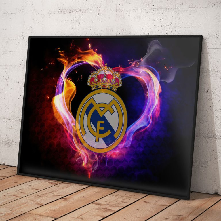 Plagát Real Madrid CF s logom v ohnivom srdci na kvalitnom pololesklom papieri.