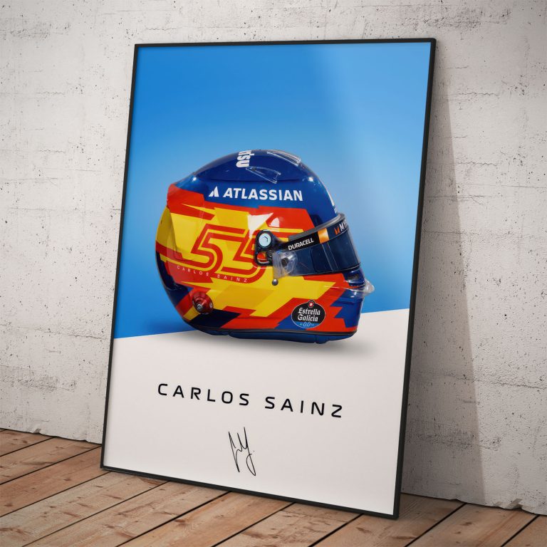 Plagát s Carlosom Sainzom Jr. a jeho prilbou z roku 2025, kvalitná tlač