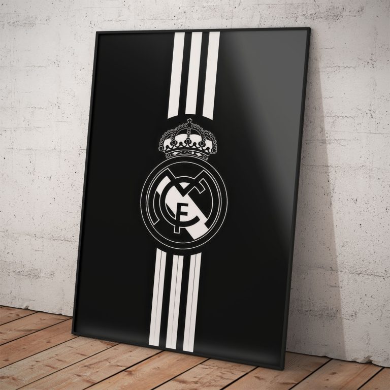 Čierno-biely poster Real Madrid CF na kvalitnom pololesklom papieri.