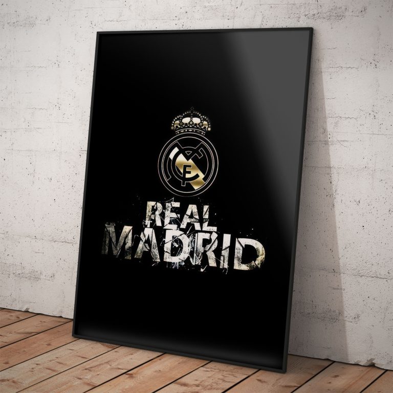 Čierno-biely poster klubu Real Madrid, kvalitný tlač s perleťovým efektom.