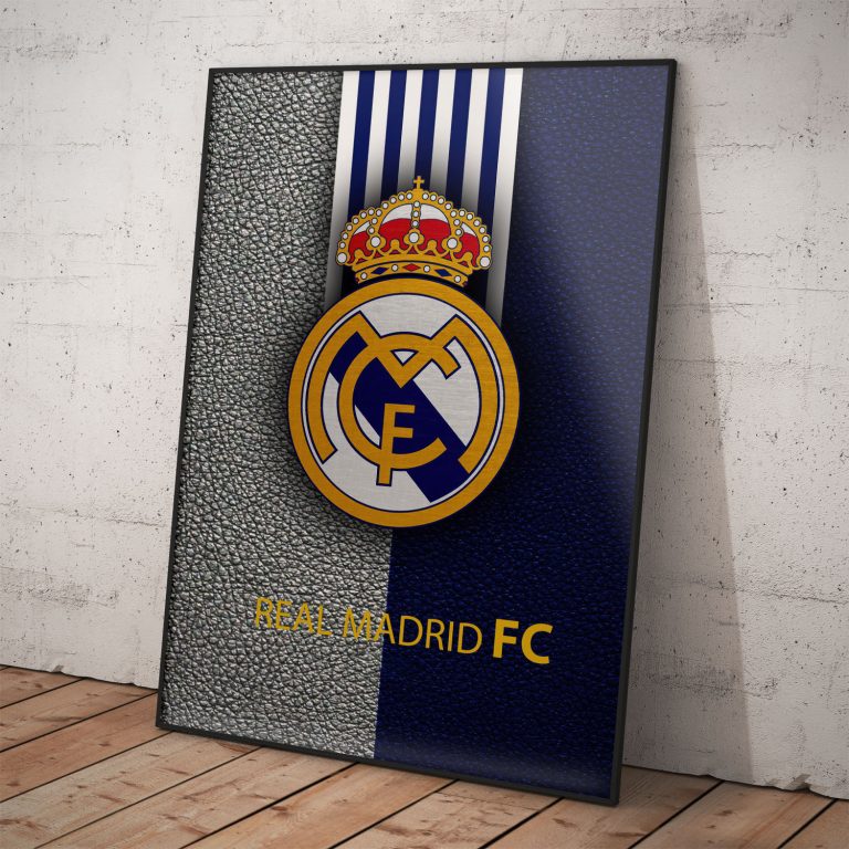Originálny klubový poster Real Madrid CF s kvalitným pololesklým papierom a voliteľným rámovaním.
