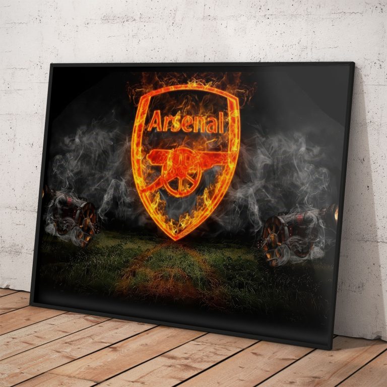 Arsenal FC plagát s ohnivým logom na kvalitnom pololesklom papieri.