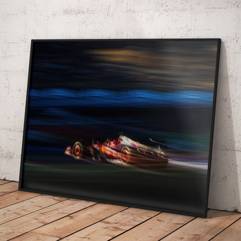Scuderia Ferrari plagát s perleťovým efektom, vhodný na nočné osvetlenie