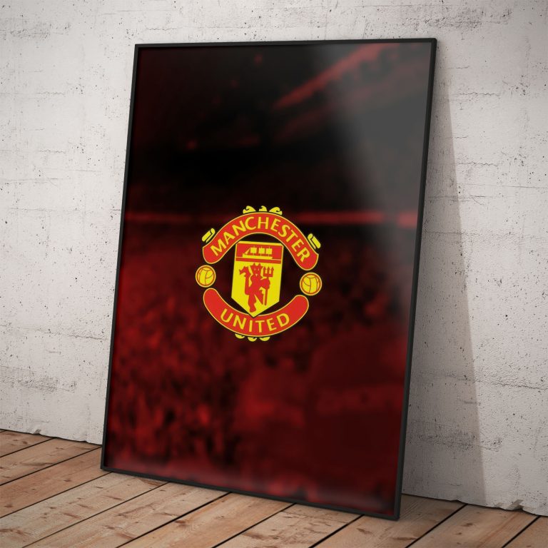 Plagát Manchester United FC s logom na tmavom pozadí, kvalitný papier s perleťovým efektom