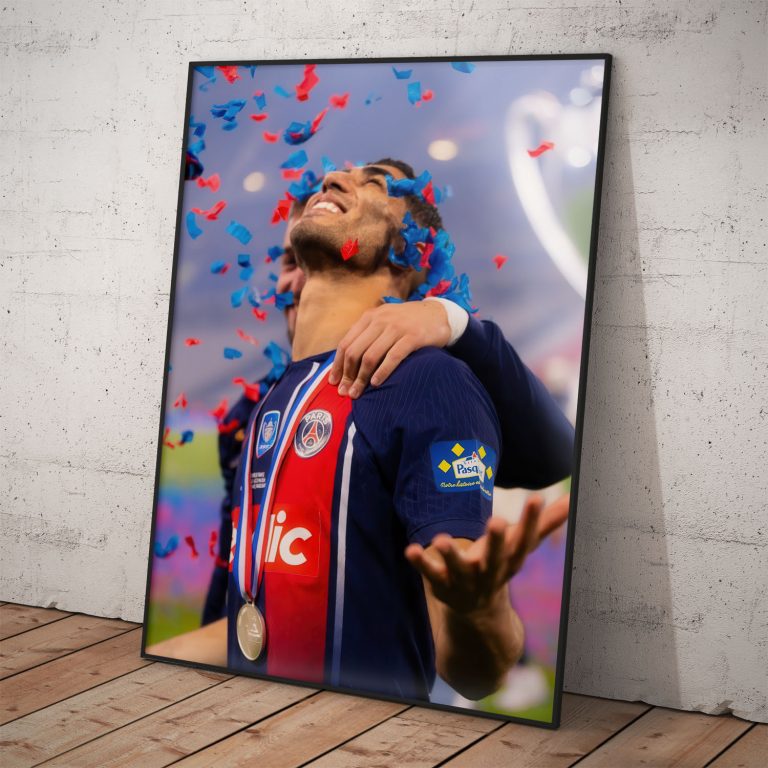 Plagát Achrafa Hakimiho v drese PSG na kvalitnom papieri.