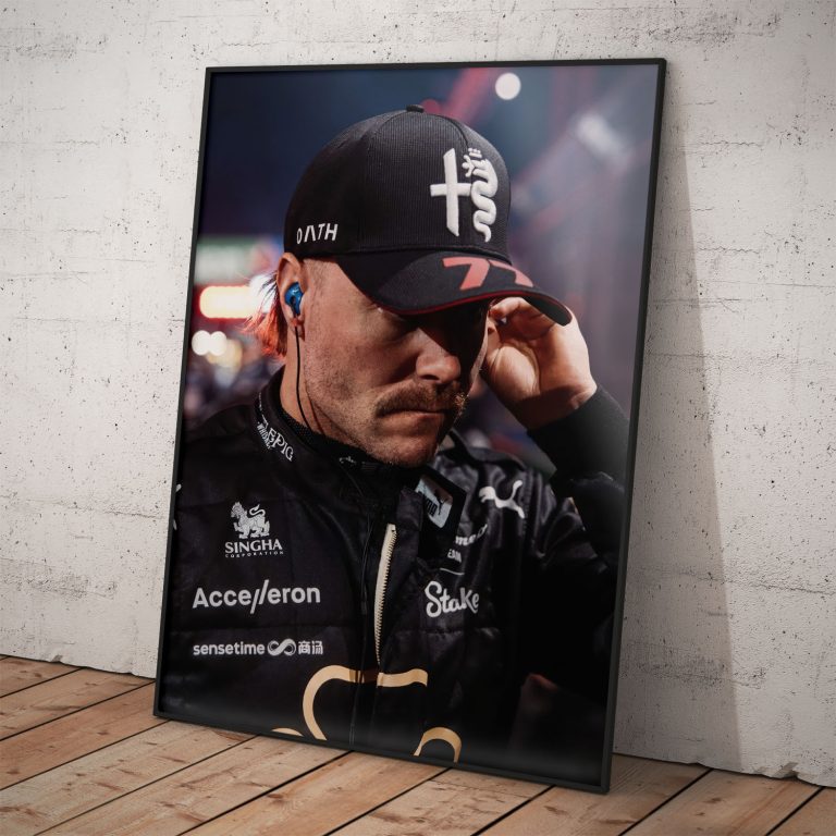 Plagát Valtteri Bottas v Sauber F1 aute na kvalitnom pololesklom papieri
