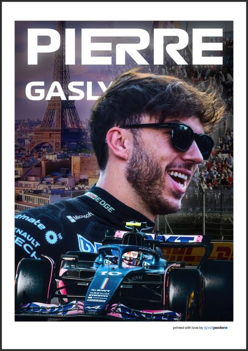 Portrétny plagát Pierre Gasly v slnečných okuliaroch s Eiffelovou vežou v pozadí a monopostom Alpine F1 Team.