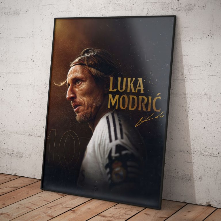 Dramatický detailný plagát Luka Modrić so zlatým menom, podpisom a číslom 10 na tmavom pozadí.