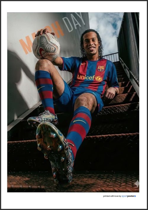 Fanúšikovský plagát Ronaldinho v drese FC Barcelona sediaci na schodoch s loptou pred zápasom Match Day.