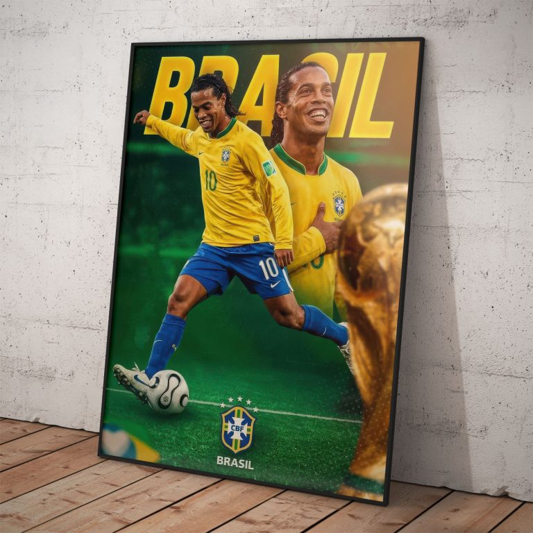 Zberateľský plagát Ronaldinho v drese Brazílie číslo 10 so zlatou trofejou pre majstrov sveta FIFA.