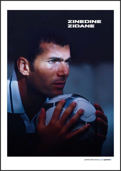 Umelecký detailný plagát Zinedine Zidane držiaci futbalovú loptu v rukách na tmavom pozadí.