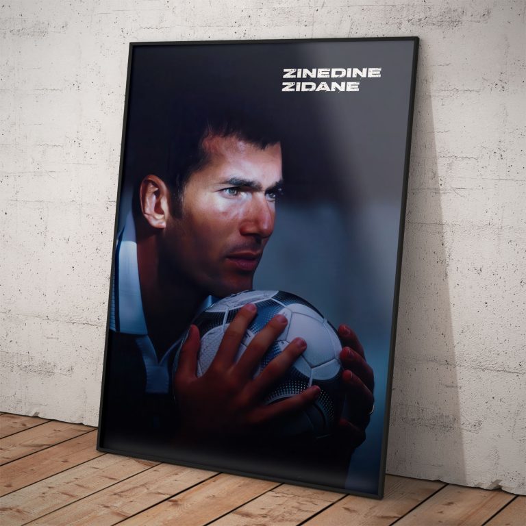Umelecký detailný plagát Zinedine Zidane držiaci futbalovú loptu v rukách na tmavom pozadí.