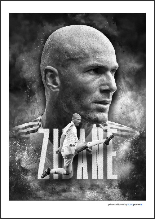 Poster Zinedine Zidane - Futbal - 07 | SportPoster.Sk Čierno-biely umelecký plagát Zinedine Zidane s detailom tváre, výkopom a dymovým efektom.