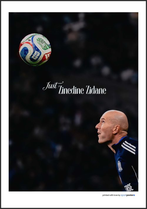 Poster Zinedine Zidane - Futbal - 09 | SportPoster.Sk Umelecký plagát Zinedine Zidane hľadiaci nahor na letiacu futbalovú loptu na tmavom pozadí.