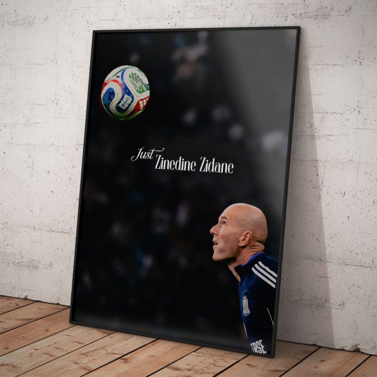 Umelecký plagát Zinedine Zidane hľadiaci nahor na letiacu futbalovú loptu na tmavom pozadí.